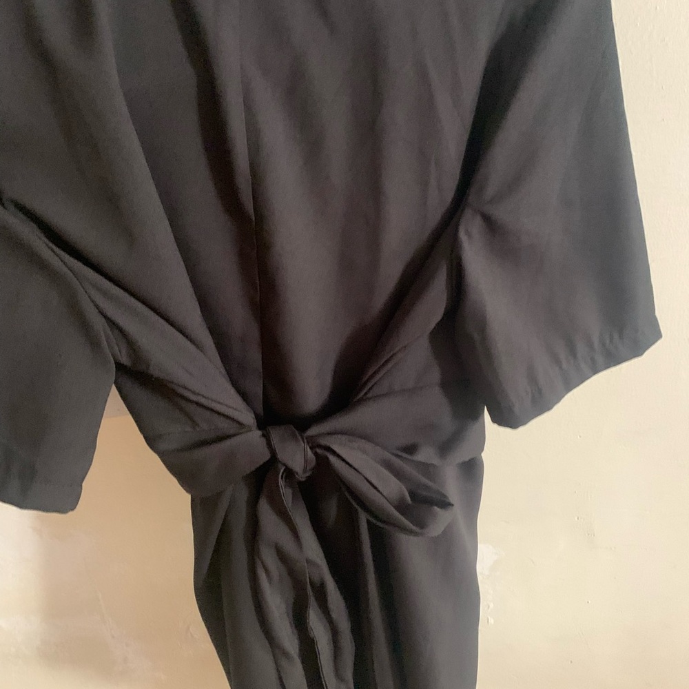 Short blouse - Picture 2 of 3
